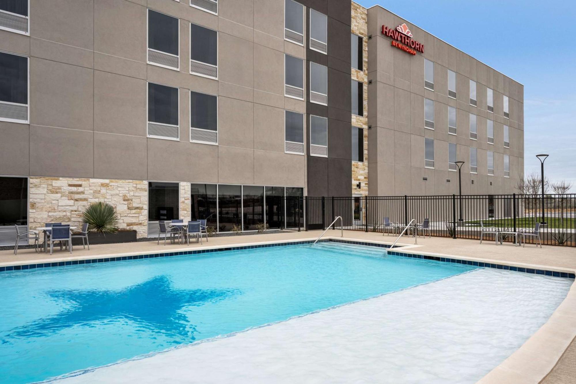 La Quinta Inn & Suites By Wyndham Del Río Exterior foto
